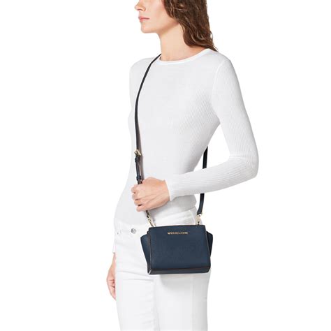 michael kors navy blue crossbody.